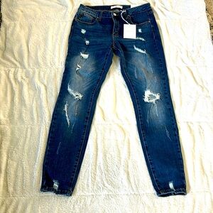NWT KanCan distressed Jeans, size 13/30
